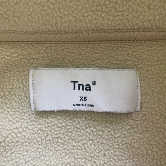 ARITZIA TNA CROPPED FLEECE CREAM SWEATER - Picture 3 of 6